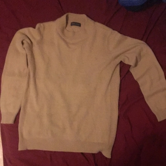 Soft sweater on sale! - Picture 3 of 3